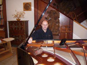 Hans Muff contracts to Bsendorfer and has considerable experience with the Imperial piano